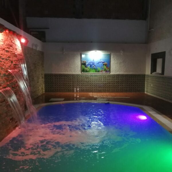 commercial-pool1