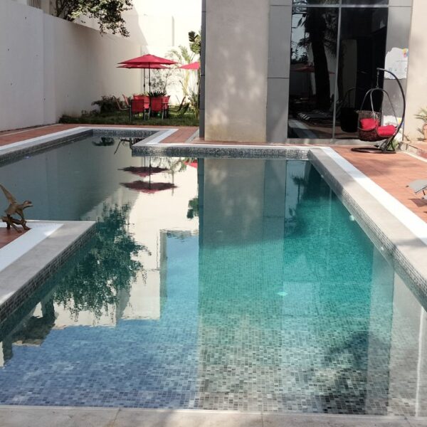 hospitality-pools